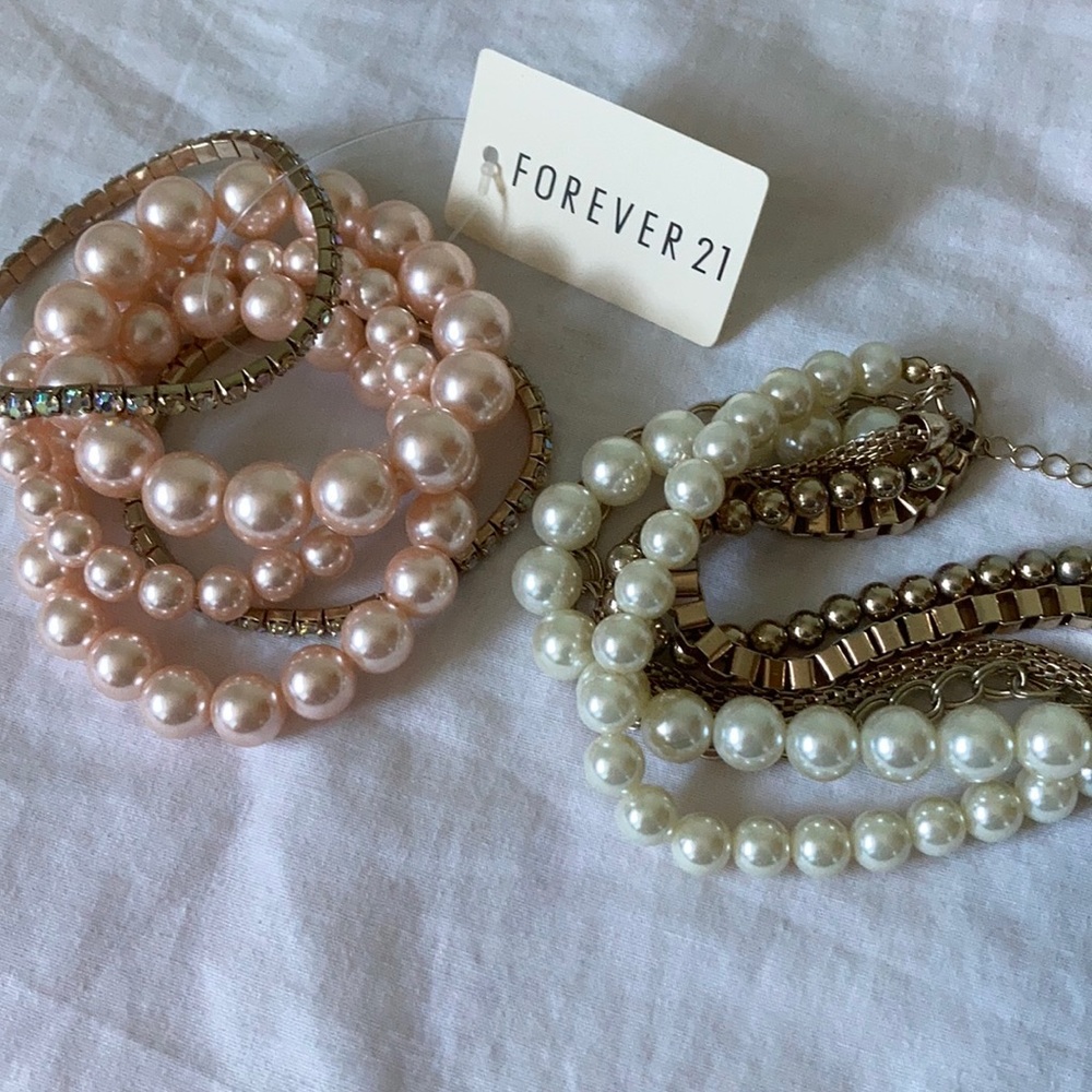 (3 for 10$) Forever 21 pearl bracelet set